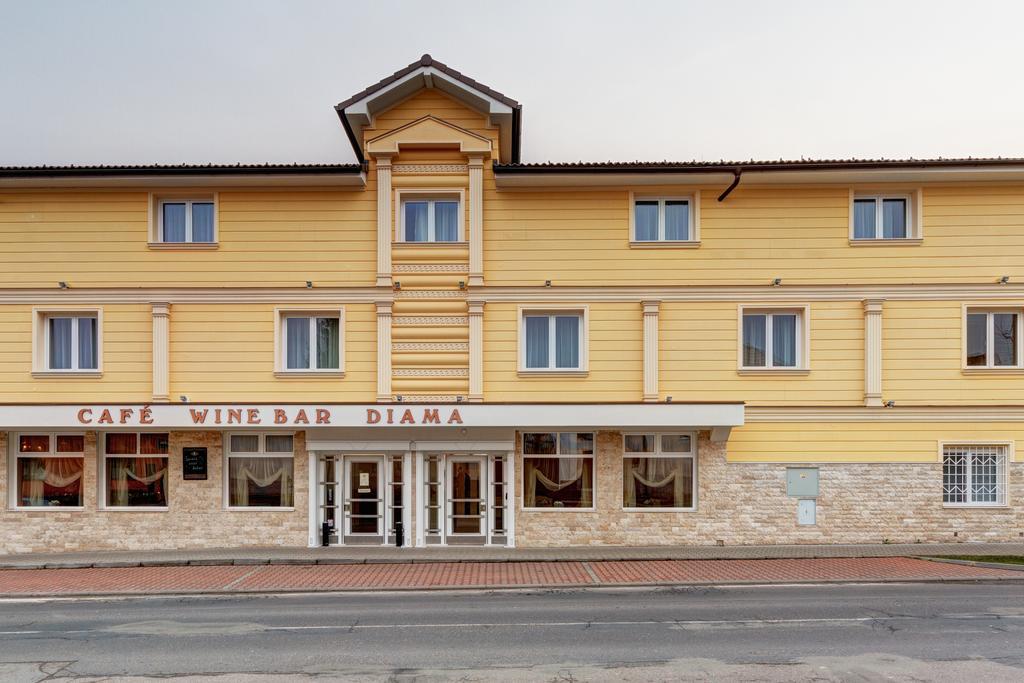 Boutique Hotel Diama Mratin Bagian luar foto